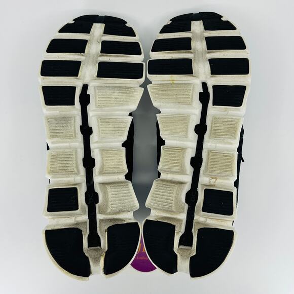 On Running Women's Cloud 5 Speed-Lacing Running Shoes Black/White Size 8.5 - Picture 10 of 13